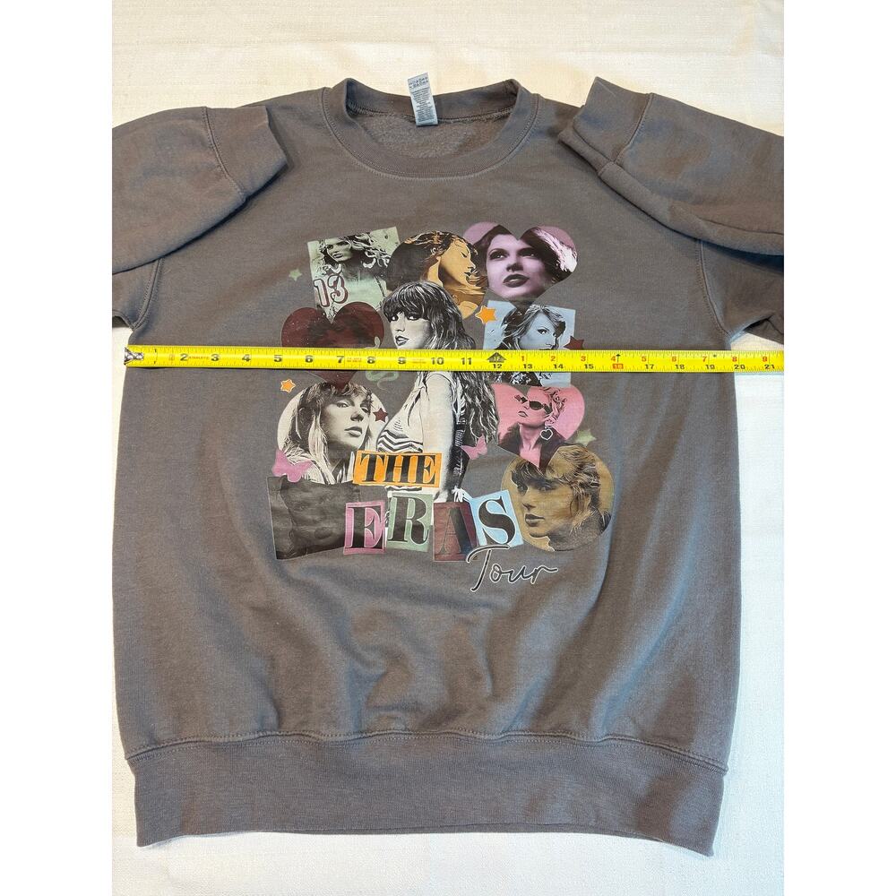 Taylor Swift Eras Tour Gray Crewneck Sweatshirt Size S Excellent Condition - Picture 6 of 9